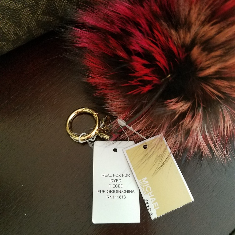 NWT MICHAEL KORS  -  XL Fur Key Chain/Charm - Picture 5 of 8